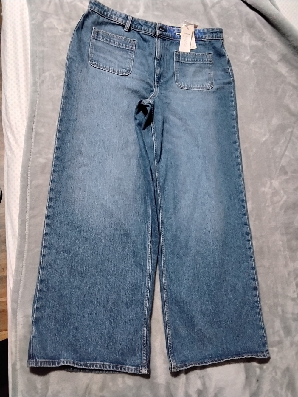 High-Rise Wide Leg Jeans in Medium Blue Denim
